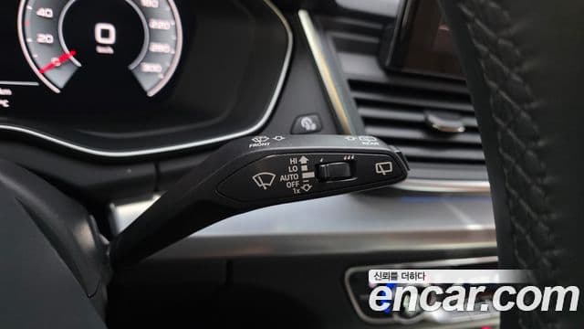 Audi Q5 2023 — ფოტო 27/32