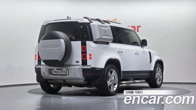 Land Rover Defender 2021 — ფოტო 1/20