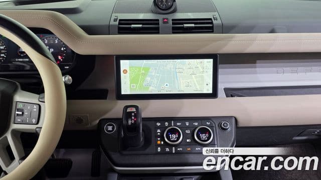 Land Rover Defender 2021 — ფოტო 14/20