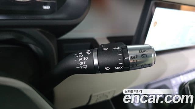 Land Rover Defender 2021 — Photo 16/38