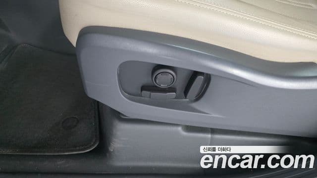 Land Rover Defender 2021 — Photo 9/38