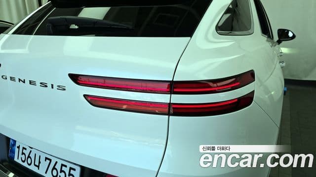 Genesis GV70 2023 — Photo 20/31