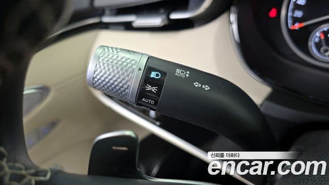 Genesis GV70 2023 — Photo 17/31