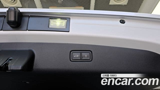 Genesis GV70 2023 — Photo 13/31