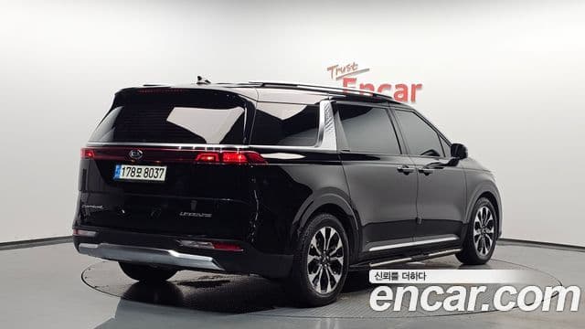Kia Carnival 2020 — ფოტო 2/20