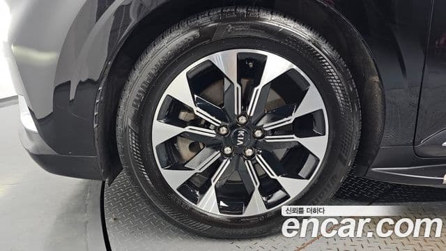 Kia Carnival 2020 — ფოტო 5/20