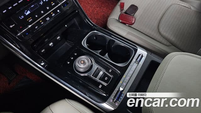 Kia Carnival 2020 — ფოტო 9/20
