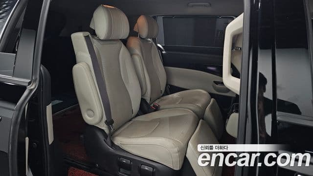 Kia Carnival 2020 — ფოტო 11/20