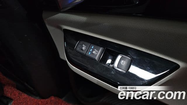 Kia Carnival 2020 — ფოტო 18/20
