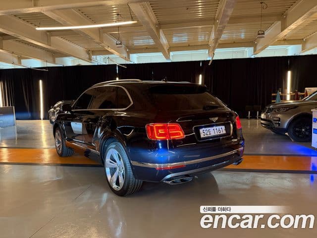 Bentley Bentayga 2018 — Photo 15/19
