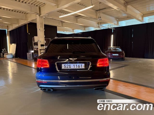 Bentley Bentayga 2018 — Photo 11/19