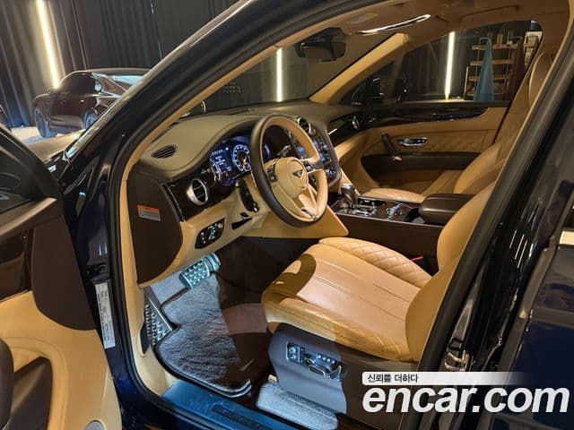 Bentley Bentayga 2018 — Photo 16/19