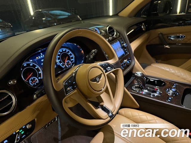 Bentley Bentayga 2018 — Photo 7/19
