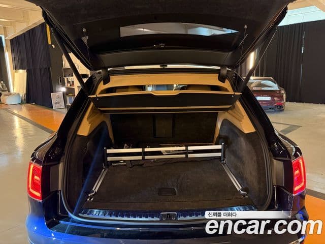 Bentley Bentayga 2018 — Photo 8/19