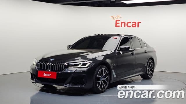 BMW 5 Series 2022 — Şəkil 1/20