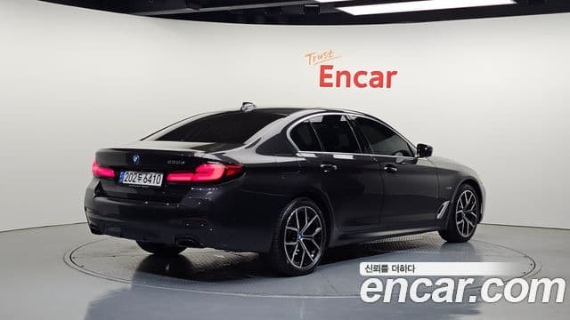 BMW 5 Series 2022 — Şəkil 2/20