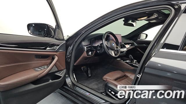BMW 5 Series 2022 — Şəkil 10/20