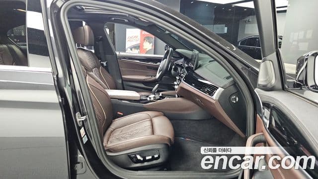 BMW 5 Series 2022 — Şəkil 12/20