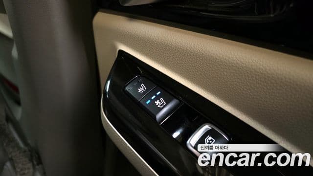Kia Carnival 2021 — Şəkil 18/20