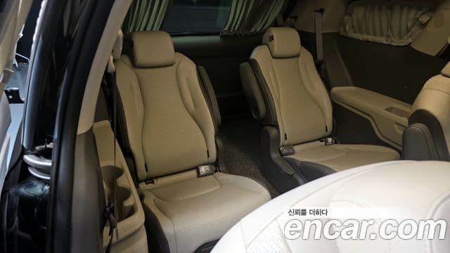 Kia Carnival 2021 — Şəkil 20/34