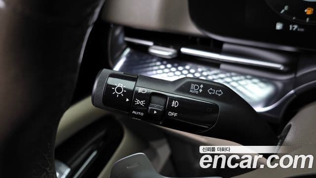 Kia Carnival 2021 — Şəkil 29/34