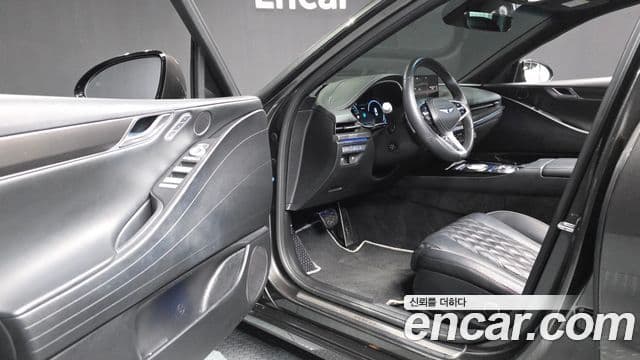 Genesis Electrified G80 2022 — ფოტო 8/20
