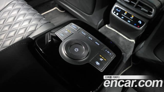 Genesis Electrified G80 2022 — ფოტო 18/20