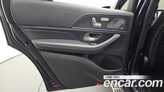 Mercedes-Benz GLS-Class 2021 — Photo 15/40