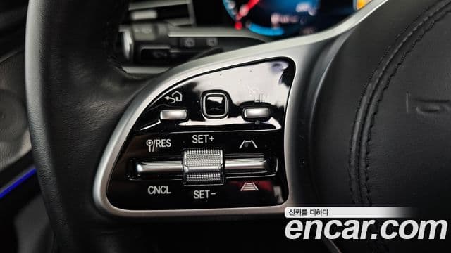 Mercedes-Benz GLS-Class 2021 — Photo 24/40