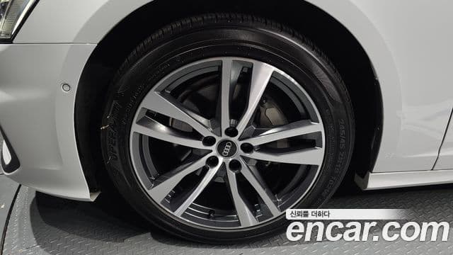 Audi A6 2022 — Photo 16/19