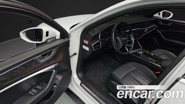 Audi A6 2022 — Photo 12/19