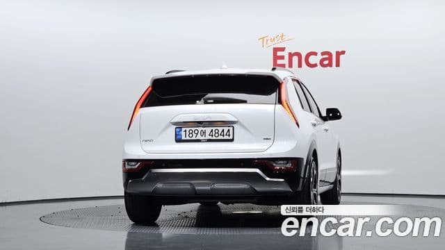 Kia Niro 2022 — ფოტო 4/20