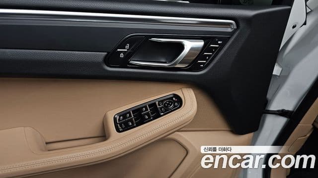 Porsche Macan 2021 — Şəkil 16/37