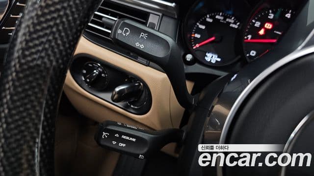 Porsche Macan 2021 — Şəkil 4/37