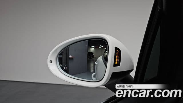 Porsche Macan 2021 — Şəkil 36/37