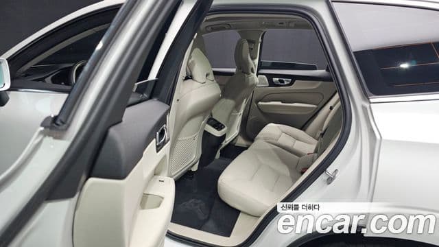 Volvo XC60 2026 — Şəkil 13/20
