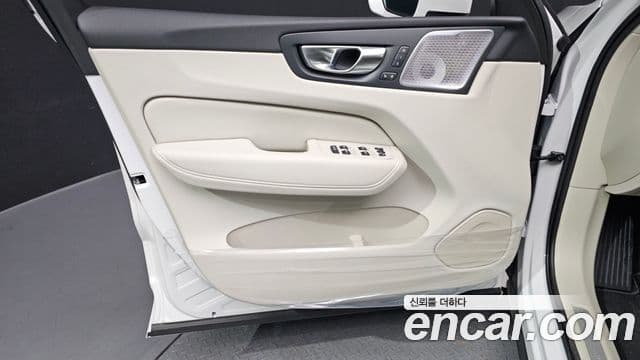 Volvo XC60 2026 — Photo 7/38