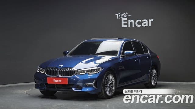 BMW 3 Series 2022 — ფოტო 1/20