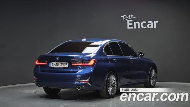 BMW 3 Series 2022 — ფოტო 2/20