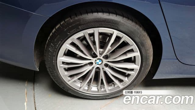 BMW 3 Series 2022 — ფოტო 5/20
