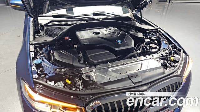 BMW 3 Series 2022 — ფოტო 6/20