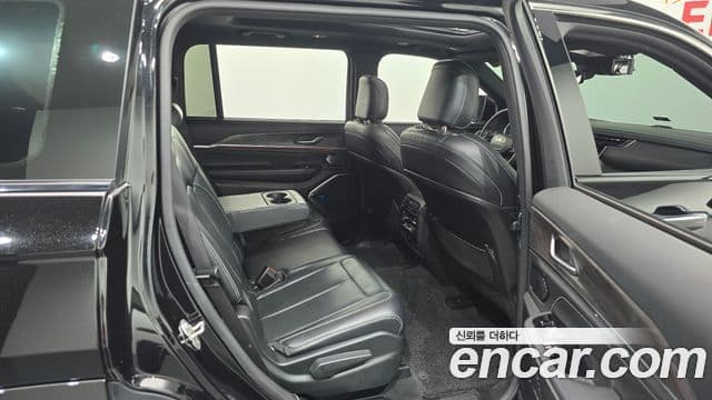Jeep Grand Cherokee 2021 — ფოტო 11/20