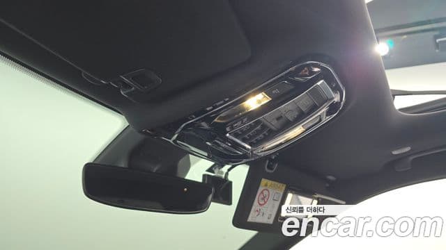 Jeep Grand Cherokee 2021 — ფოტო 18/20