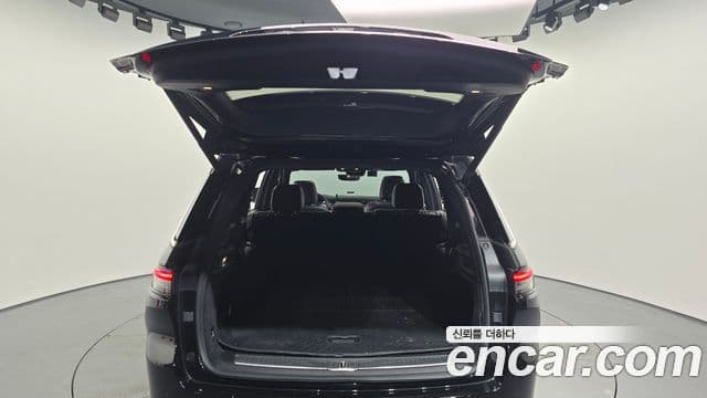 Jeep Grand Cherokee 2021 — Photo 16/34