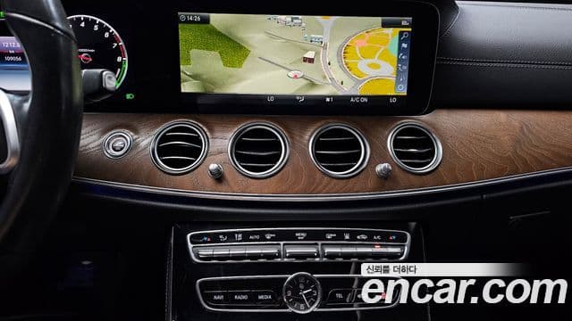 Mercedes-Benz E-Class 2019 — Şəkil 14/20