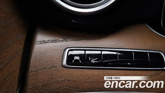 Mercedes-Benz E-Class 2019 — Şəkil 19/20