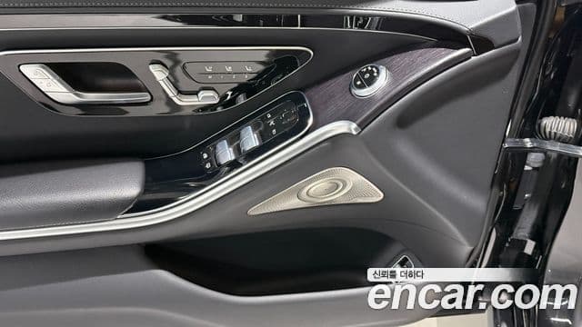 Mercedes-Benz S-Class 2023 — Фото 15/20
