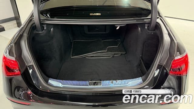 Mercedes-Benz S-Class 2023 — Фото 17/20