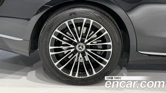 Mercedes-Benz S-Class 2023 — Фото 19/20