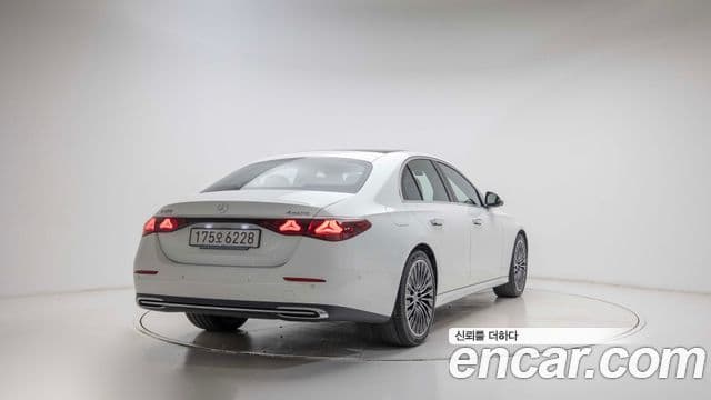Mercedes-Benz E-Class 2025 — Фото 1/20